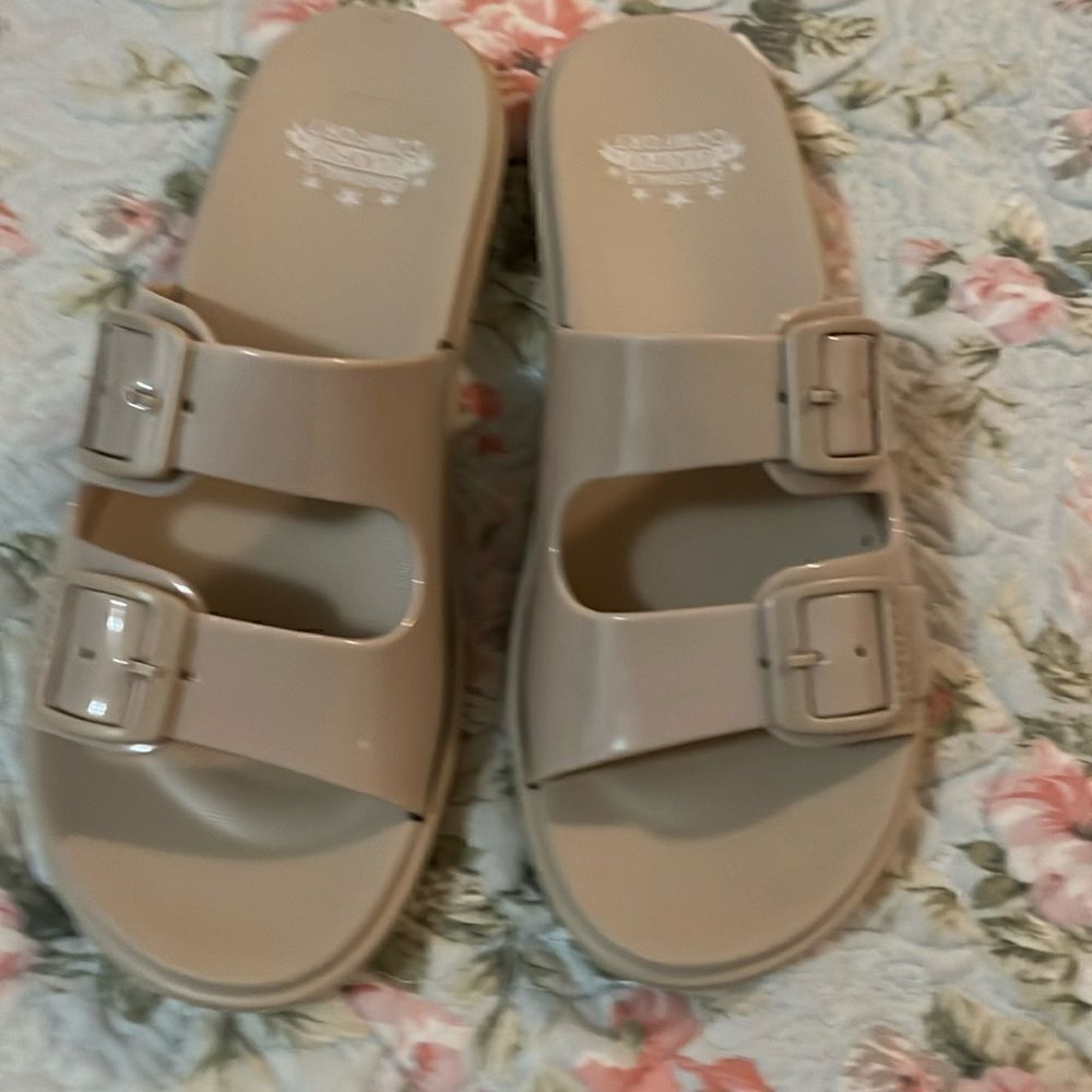 Luofu slip on 